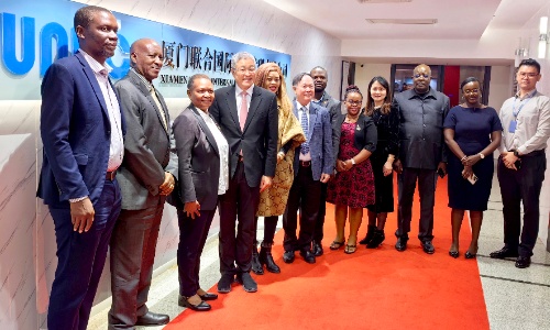 深化中非友誼，共繪合作新篇章 | 烏干達(dá)代表團(tuán)蒞臨華商縱橫集團(tuán)參觀交流